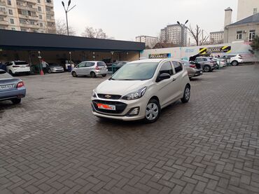 разрочка машина: Chevrolet Spark: 2018 г., 1 л, Вариатор, Бензин