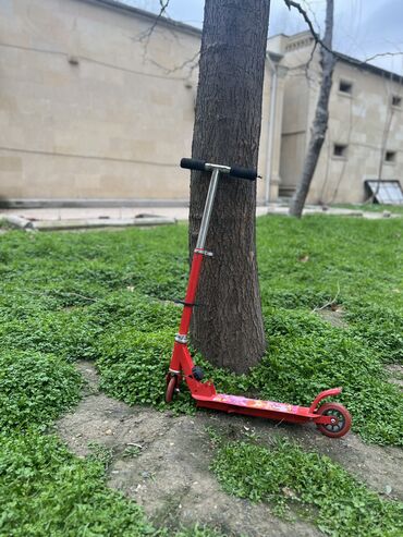 Samokatlar: Самокат в идеальном состоянии. От 3 до 10 лет. ручка регулируется под — 4
