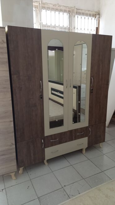 Sifarişlə dolablar: Düz dolab, Dəhliz üçün, Yataq otağı üçün, Paltar üçün, Açılan, 3 qapılı — 21