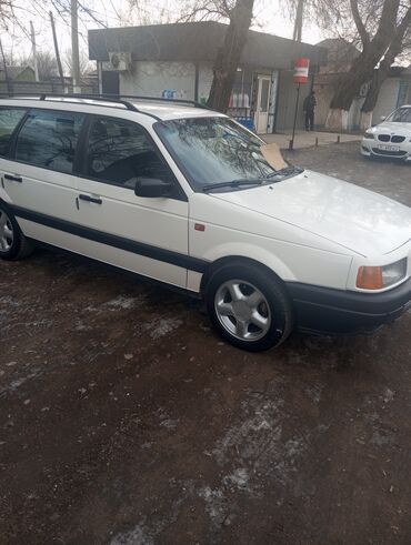 фольксваген мултивен: Volkswagen Passat: 1993 г., 1.8 л, Механика, Бензин, Универсал