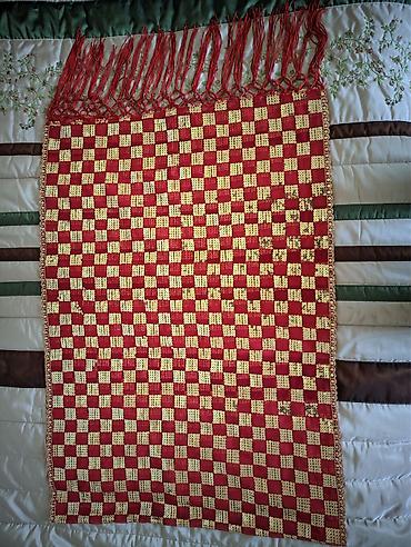 Головные уборы: Qırmızı-qızılı naxışlı şal/scarf - Material: nazik atlas tərkibli — 1