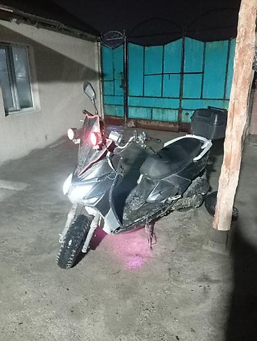 Скутеры: Скутер/мопед городской с дополнительным светом и багажным кофром — 4