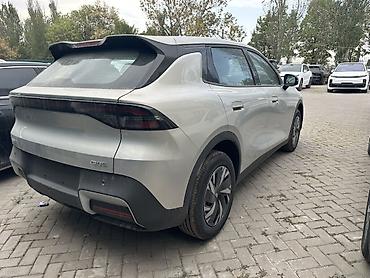 mini ev: Zeekr : 0.1 л | 2026 г. Кроссовер — 4