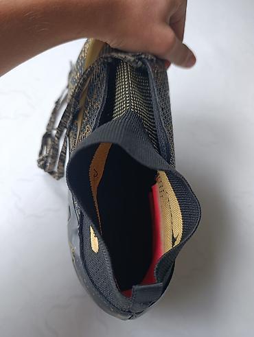 suadan qoruyan eynək: Butslar Nike, Ölçü: 44, Yeni — 2