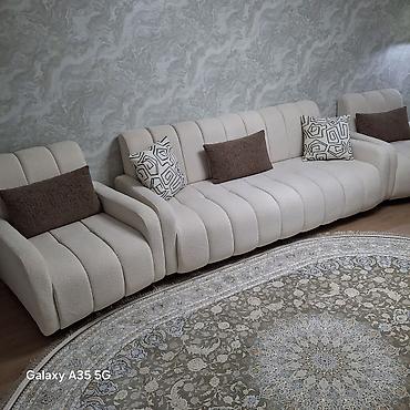 deri xalca: Minimalist dizayna malik 3+1+1 yumşaq mebel dəsti.divan acilmir. - — 2