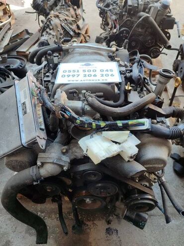 Панели, обшивки: Двигатель Toyota Majesta UZS186 3UZFE 2005 (б/у)