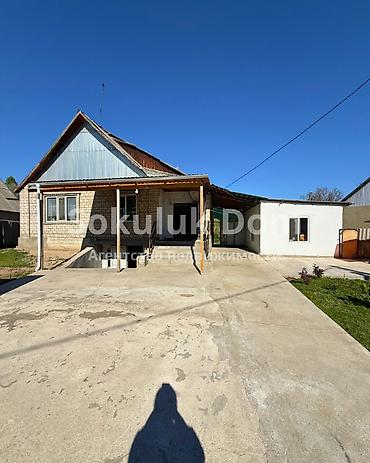 Продажа коттеджей и домов: 🏠Продается дом в с. Сокулук 🟡Комнаты: 4 🟡Участок: 8 сотки — 2