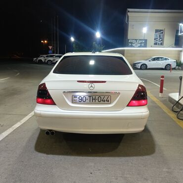 Mercedes-Benz: Mercedes-Benz E-Class: 2.2 l | 2006 il Sedan — 11