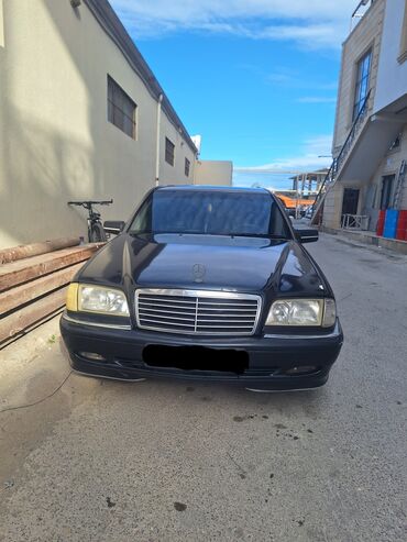 Mercedes-Benz: Mercedes-Benz C 200: 2 l | Sedan — 1