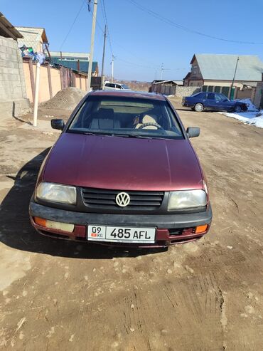 авто volkswagen: Volkswagen Vento: 1992 г., 1.8 л, Механика, Бензин