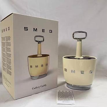 кухонный оборудование: SMEG Cutlery Caddy — стильный настольный органайзер для столовых — 1