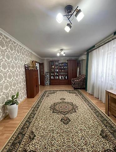 Продажа коттеджей и домов: Продается дом из 5 комнат,общей площадью 100м2,участок 3 сотки,в — 8