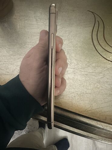 Apple iPhone: IPhone 11 Pro Max, 256 GB, Qızılı, Simsiz şarj — 4