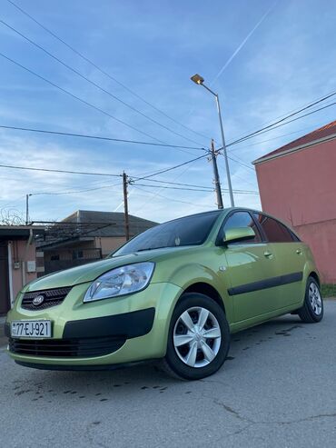 kia sorenta: Kia Rio: 1.4 l | 2007 il Hetçbek