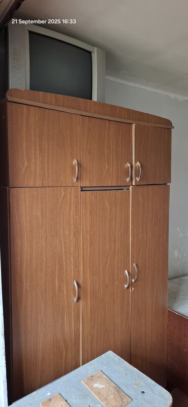 Uzunmüddətli kirayə mənzillər: Kiraye ucun 1otaqli studiya tipli menzil. 1 otaqli Ev butun lazimli — 10