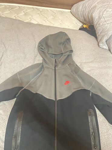 кольцо с бриллиантом бишкек цена: Мужская толстовка, XL (EU 42), Nike, Б/у, Самовывоз