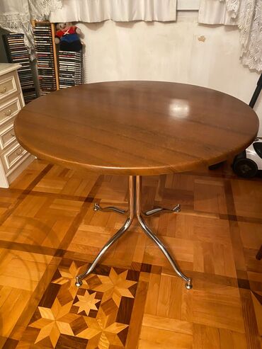 Masalar və oturacaqlar: Metbex masasi .120₼ satilir .Zivelladan 500₼ alinib .Unvan Yasamal