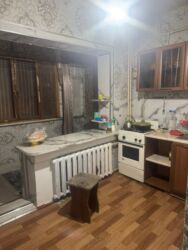 дом в районе аламединского рынка: 1 комната, 34 м², 105 серия, 1 этаж