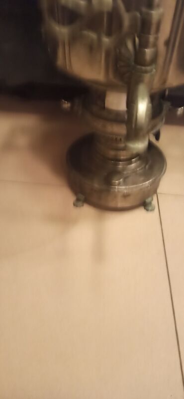 Əntiq qablar: Antik dekor kolleksiyası – 4 ədəd 1) Emallı metal fincan altlıq/şüşə — 17