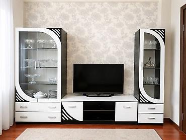 tv 75: Modern qonaq otağı üçün TV stendi və vitrin dəsti - Rəng: ağ-qara — 1
