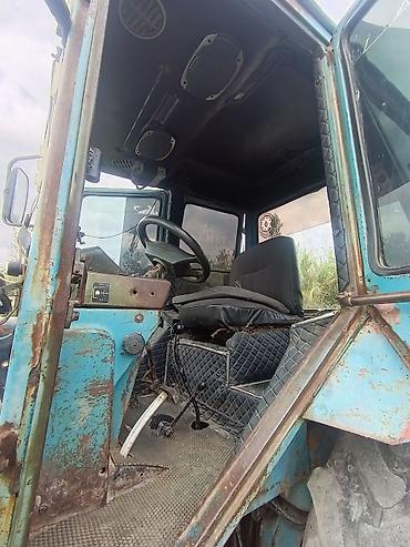 traktor qosqusu: Belarus MTZ 82.1 traktor. Kənd təsərrüfatı işləri üçün uyğun, kabinli — 5