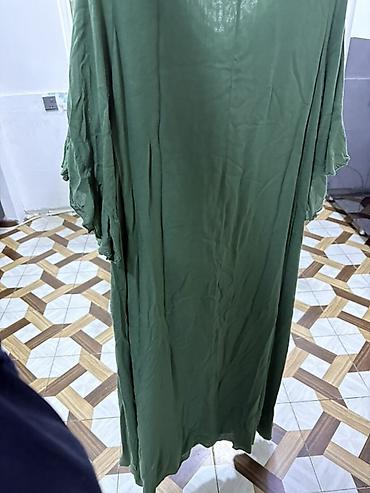 Şəxsi əşyalar: Zeytun-yaşıl rəngdə uzun qadın paltarı - Model: A-kəsimli, boş — 6