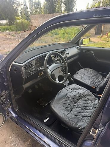 Продажа авто: Volkswagen Golf: 1994 г., 1.6 л, Механика, Бензин, Хэтчбэк — 7