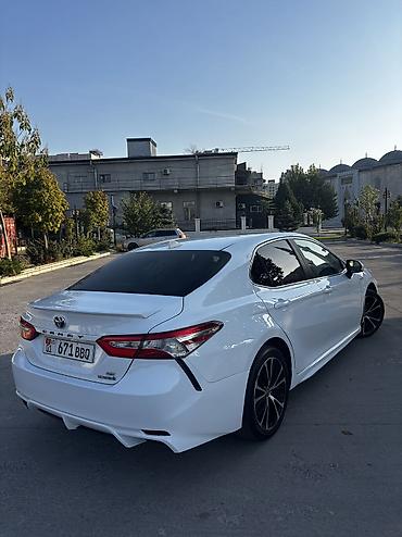 Toyota: Toyota Camry: 2020 г., 2.5 л, Вариатор, Гибрид, Седан — 4