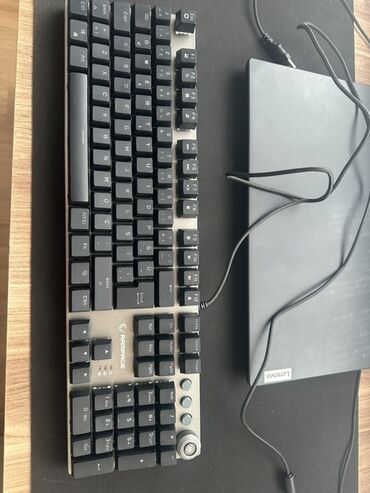 Noutbuklar üçün adapterlər: Rampage brendinin mexaniki oyun klaviaturası ilə oyun təcrübənizi