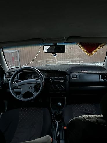 Volkswagen: Volkswagen Golf: 1995 г., 1.6 л, Механика, Бензин, Хэтчбэк — 3