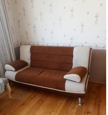divan 60: Divan, Açılan