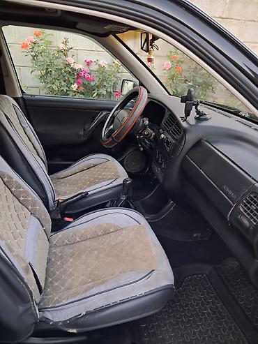 v klass: Volkswagen Golf Variant: 1994 г., 1.8 л, Механика, Бензин, Универсал — 8
