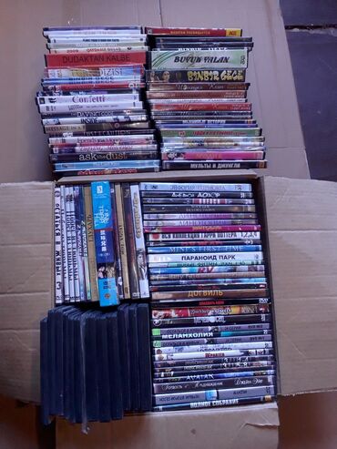 Kitablar, jurnallar, CD, DVD: DVD disklər hamısı bir yerdə satılır. Tək tək satılmır ! Продаются ДВД