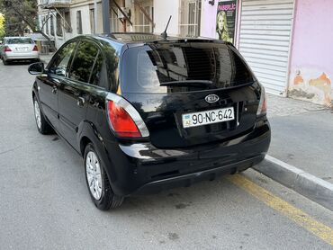 автомобиль фольксваген поло: Kia Rio: 1.4 л | 2010 г. Хэтчбэк