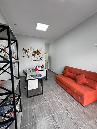 Продажа офисов: Продажа офисов 25 м², С ремонтом, С мебелью, Многоэтажное здание, 1 этаж — 3