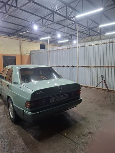 Mercedes-Benz: Mercedes-Benz 190 (W201): 2 l | 1991 il Sedan — 7