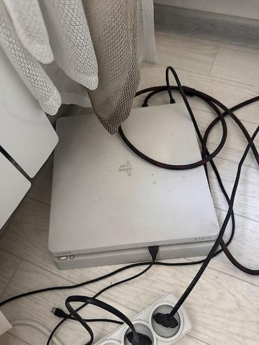 ps4 pro продам: Игровая консоль Sony PlayStation 4 Pro (белая) 500гб slim ДВА — 1