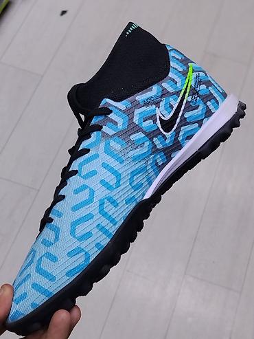 Футбольные бутсы/сороконожки Nike для игры на искусственном газоне. -