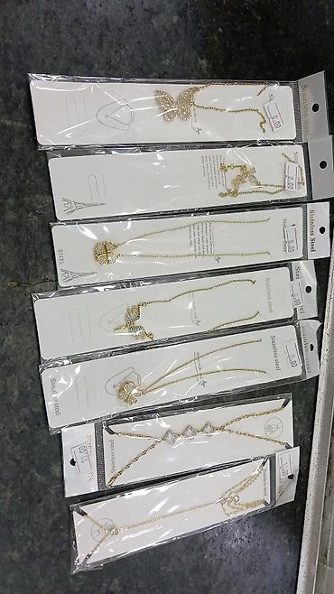 qizil kolye: Qızılı rəngli bəzək dəsti və aksesuarlar - Material: Stainless steel — 1