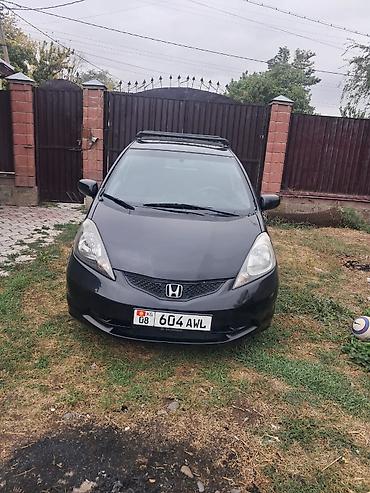салон на фит: Honda Fit: 2009 г., Автомат, Бензин, Хэтчбэк — 2