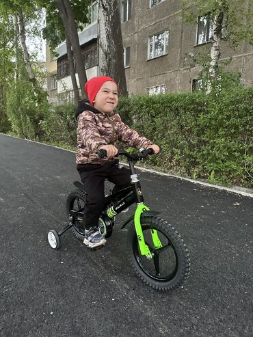 Детские велосипеды: Детский велосипед, 4-колесный, 4 - 6 лет, Для мальчика, Б/у