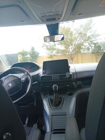 Peugeot: Peugeot : 1.5 l | 2023 il 55000 km Van/Minivan — 14