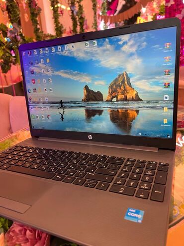 hp notebook qiymetleri: Yeni HP Chromebook, 15.6 ", Intel Core i3, 256 GB, Pulsuz çatdırılma