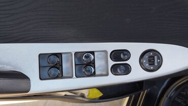 Hyundai: Hyundai Solaris: 2013 г., 1.6 л, Автомат, Бензин, Седан at lalafo.kg — 8 Hyundai: Hyundai Solaris: 2013 г., 1.6 л, Автомат, Бензин, Седан — 8