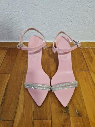 bueno sandale ravne: Sandals, 38