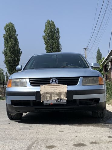 пассат 1993: Volkswagen Passat: 1998 г., 1.6 л, Механика, Бензин, Седан