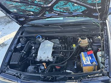 Volkswagen: Volkswagen Vento: 1999 г., 2 л, Механика, Бензин — 15