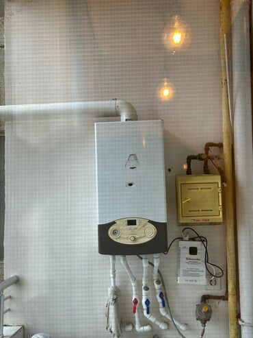 Uzunmüddətli kirayə mənzillər: Mənzil kirayə verilir. Nizami metrosuna piyada 10 deq, Zabitlər — 2