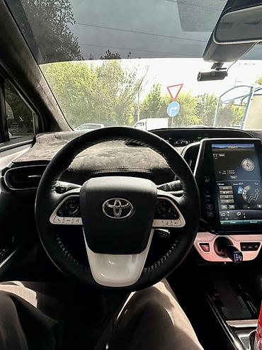 Toyota: Toyota Prius: 2017 г., 1.8 л, Вариатор, Гибрид, Хэтчбэк — 6