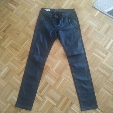 10155 oglasa | lalafo.rs: Odlične Marx pantalone, imitacija kože, crne sa elastinom, kratko